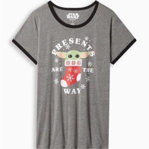 NWT Torrid Star Wars Baby Yoda Grogu Presents Are The Way Ringer Tee 1 1X 14/16